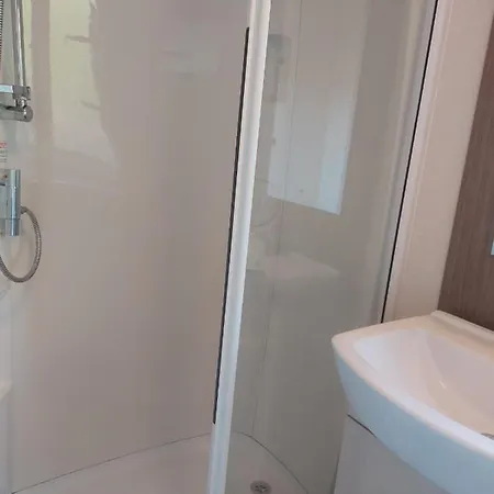 Ag 44 - 2 Bedroom *